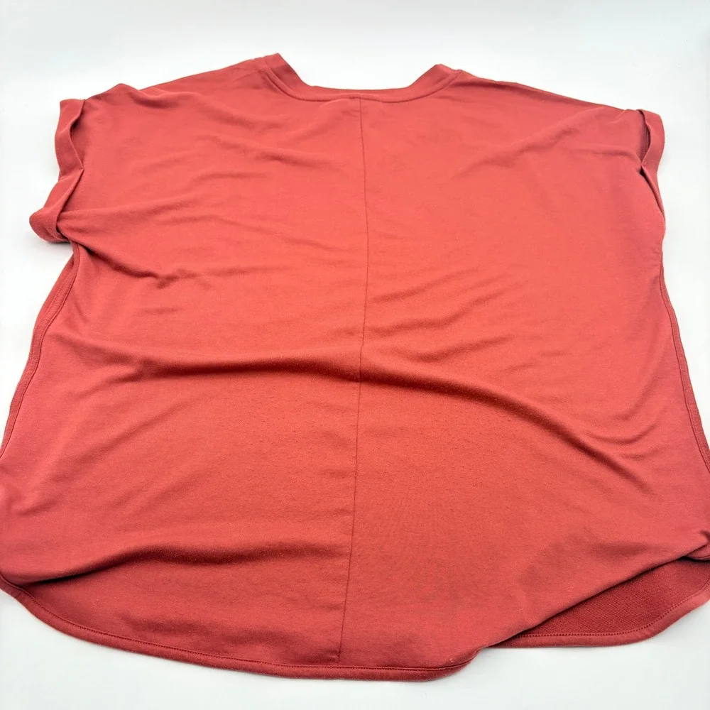CG Sport Women 1X Rust Orange V-Neck Crochet Trim Short Sleeve Top High-Low Hem